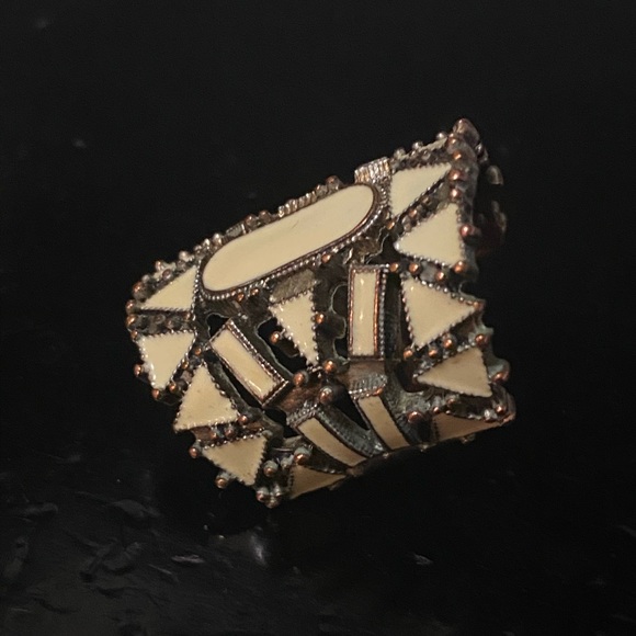 Costume Jewelry ring. Vintage - Picture 2 of 5